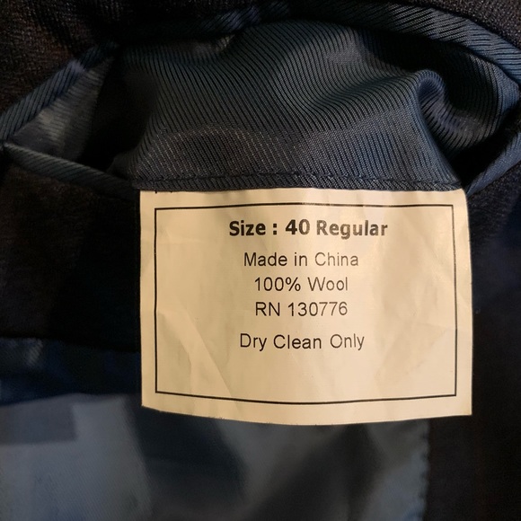 Men’s Wearhouse Men’s Size 40R Classic Fit Two Button Single Breasted Blazer - Picture 6 of 9